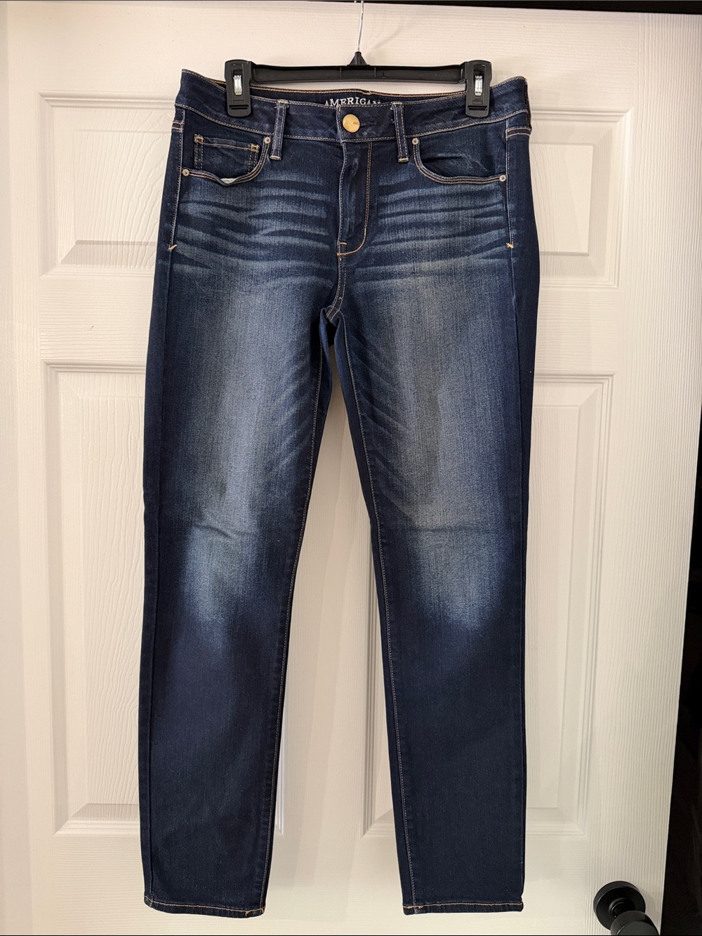 American Eagle Outfitters Women's Dark Blue Skinny Jeans with Faded Whiskering